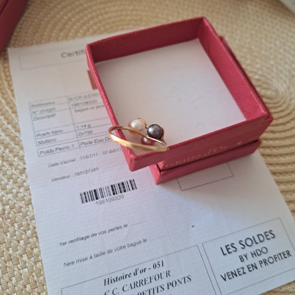 Ei pohjahintaa - Sormus - 18 kt. Keltakulta Helmi - Timantti #3.2