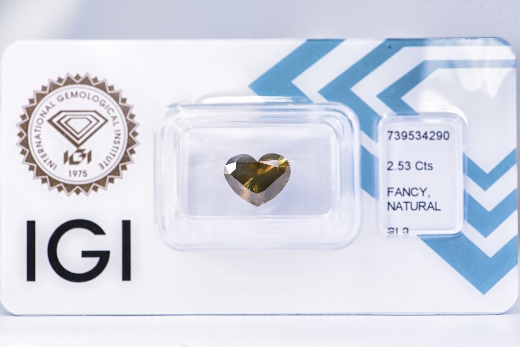没有保留价 - 1 pcs 钻石 (天然色彩的) - 2.53 ct - 心形 - Fancy deep 稍帶灰色的, 稍帶綠色的 黄色 - SI2 微内含二级 - 国际宝石研究院(IGI) - VG #1.0