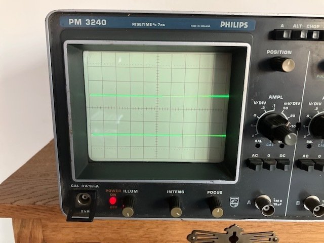 Philips - PM3240 Oscilloscopio #4.3