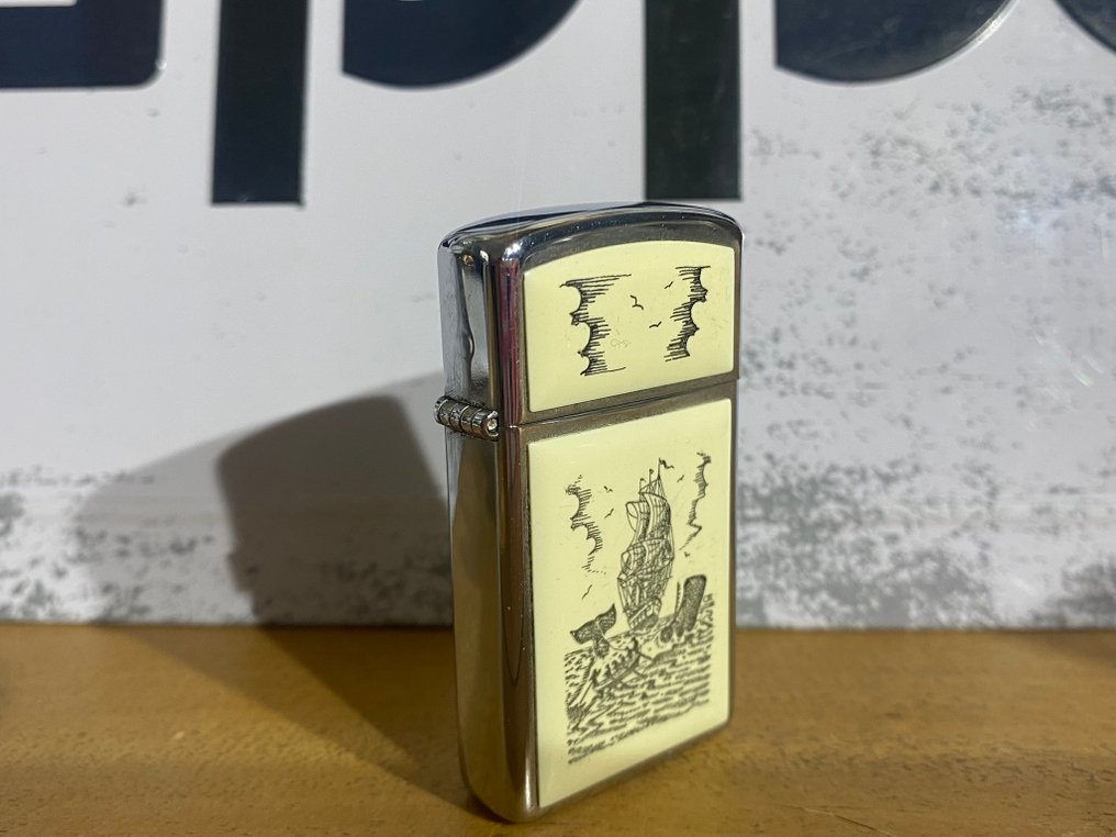 Zippo - SRIMSHAW NAVIRE - SLIM - 1989 - Ingen mindstepris - Lighter - Stål (rustfrit), Messing #4.3