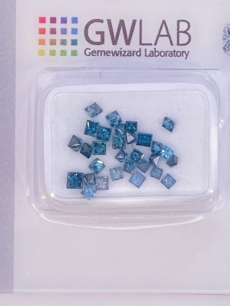 Bez ceny minimalnej
 - 30 pcs Diament  (Poddany obróbce barwy)  - 1.01 ct - kwadratowy - VS1 (z bardzo nieznacznymi inkluzjami), I1 (z inkluzjami) - Gemewizard Gemological Laboratory (GWLab) #1.0