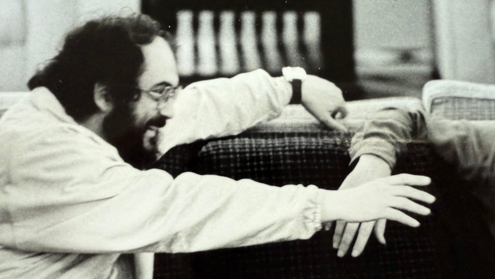 Warner Bross - Photo of Stanley Kubrick and Jack Nicholson in conversation during the filming of the film The #2.1