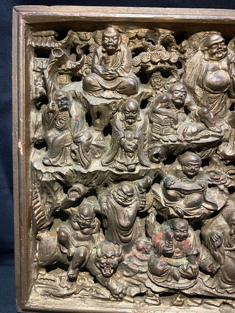 Window flower carving of Maitreya Buddha - Hardwood - China  (No Reserve Price) #3.2