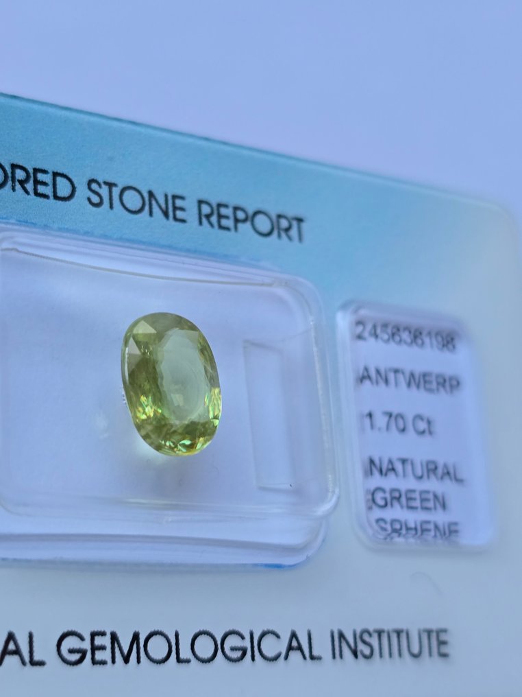 χωρίς τιμή ασφαλείας - 1 pcs  Κίτρινο, Πράσινο Τιτανίτης  - 1.70 ct - International Gemological Institute (IGI) #2.1