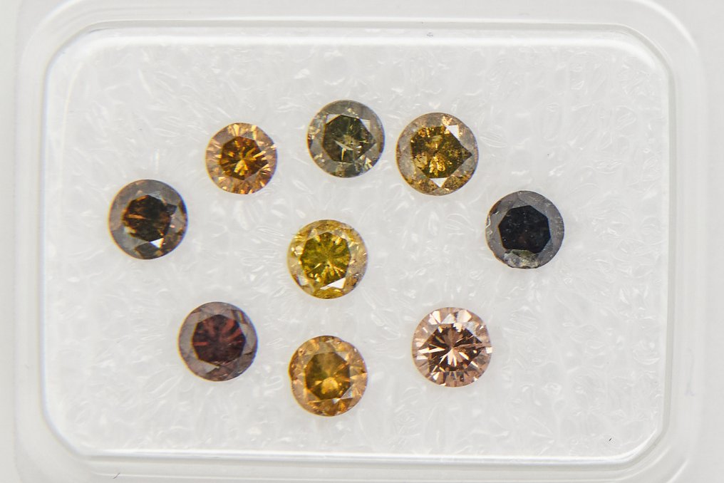 No Reserve Price - 9 pcs Diamond  (Colour-treated)  - 0.93 ct - Round - SI1, SI2, I1, I2, I3 - Gem Report Antwerp (GRA) #2.1
