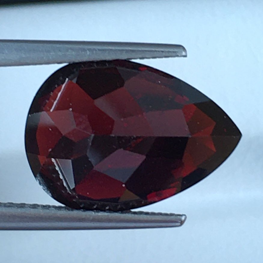 Nincs minimálár - 1 pcs Piros Gránát - 7.33 ct - Nemzetközi Gemmológiai Intézet (IGI) - Természetes vörös gránát #4.3