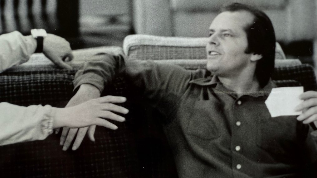 Warner Bross - Photo of Stanley Kubrick and Jack Nicholson in conversation during the filming of the film The #3.2