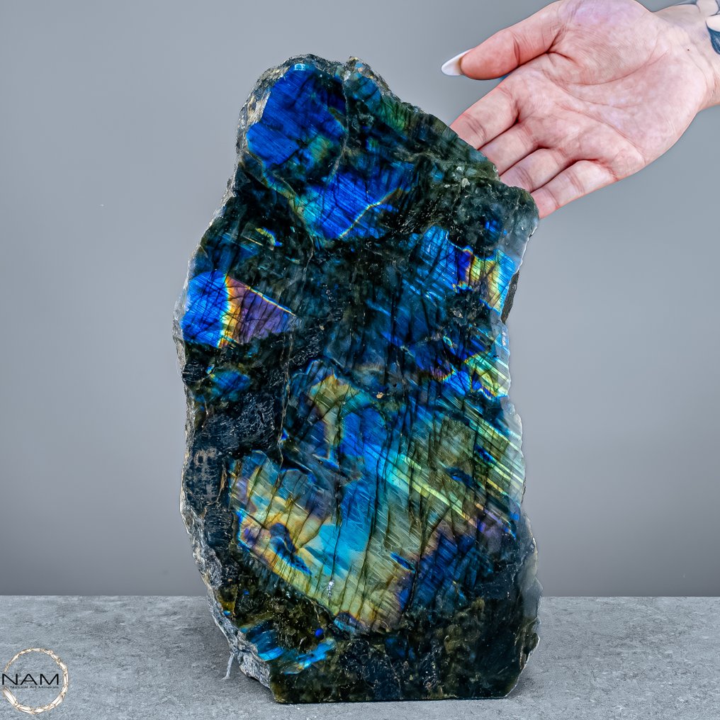 Μεγαλοπρεπής λαβραδορίτης από τη Μαδαγασκάρη – Το παιχνίδι του Βόρειου Φωτός σε πέτρα αποτυπωμένο- 5941.36 g #3.2