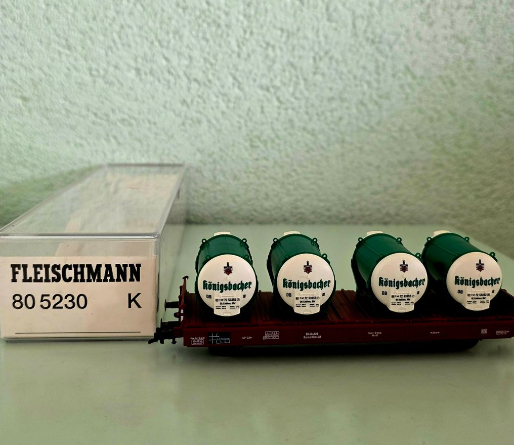 Fleischmann H0 - 5826, 5229, 5230, 80 5230, 5233 - Modell tågvagn (5) - Inklusive originala Fleischmann-asken. - DB, DR (DRB) #2.1