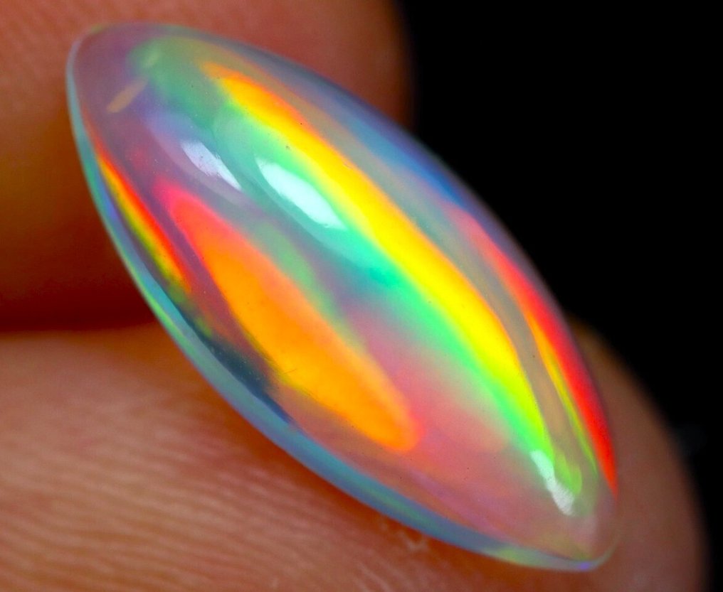 1.67 cts - Top Colors - Natural Opal - Cabochon - See Video!- 0.33 g #1.0