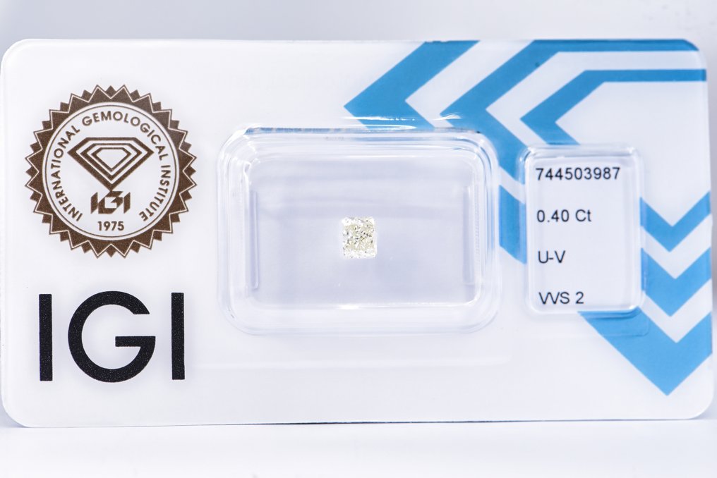 没有保留价 - 1 pcs 钻石  (天然色彩的)  - 0.40 ct - 雷地恩型 - Light 黄色 - VVS2 极轻微内含二级 - 国际宝石研究院（IGI） - VG #1.0