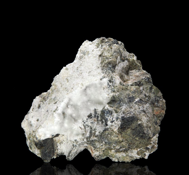 Artinite Crystals on matrix - Height: 75 mm - Width: 60 mm- 98 g - (1) #1.0