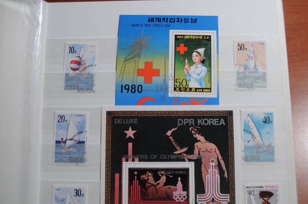 主题上的  - 收藏，包括各种主题、块、系列等，收录于一本厚厚的库存书中 #1.0