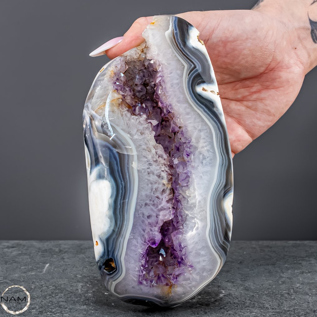 雄伟的 Orca 和紫水晶自由形态,来自马达加斯加—— 一个具有特殊品质的自然奇观- 1019.26 g #1.0