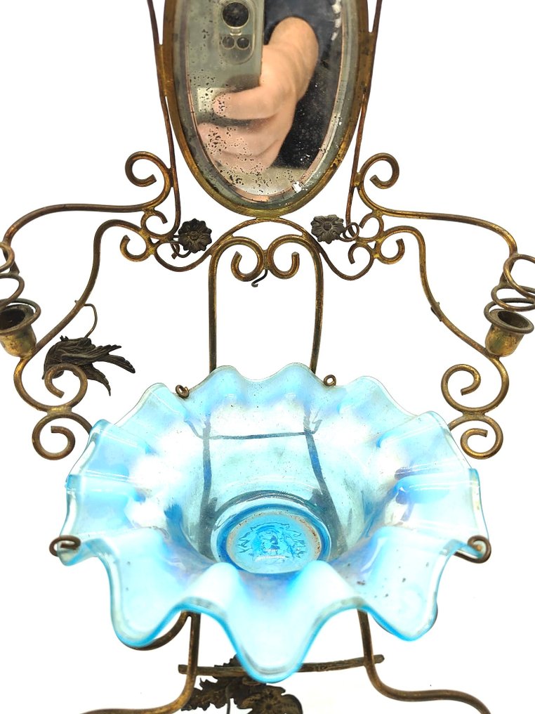 Conjunto de toucador - Toalete para maquiagem com espelho, porta-joias em vidro colorido e estrutura em metal dourado. #3.2