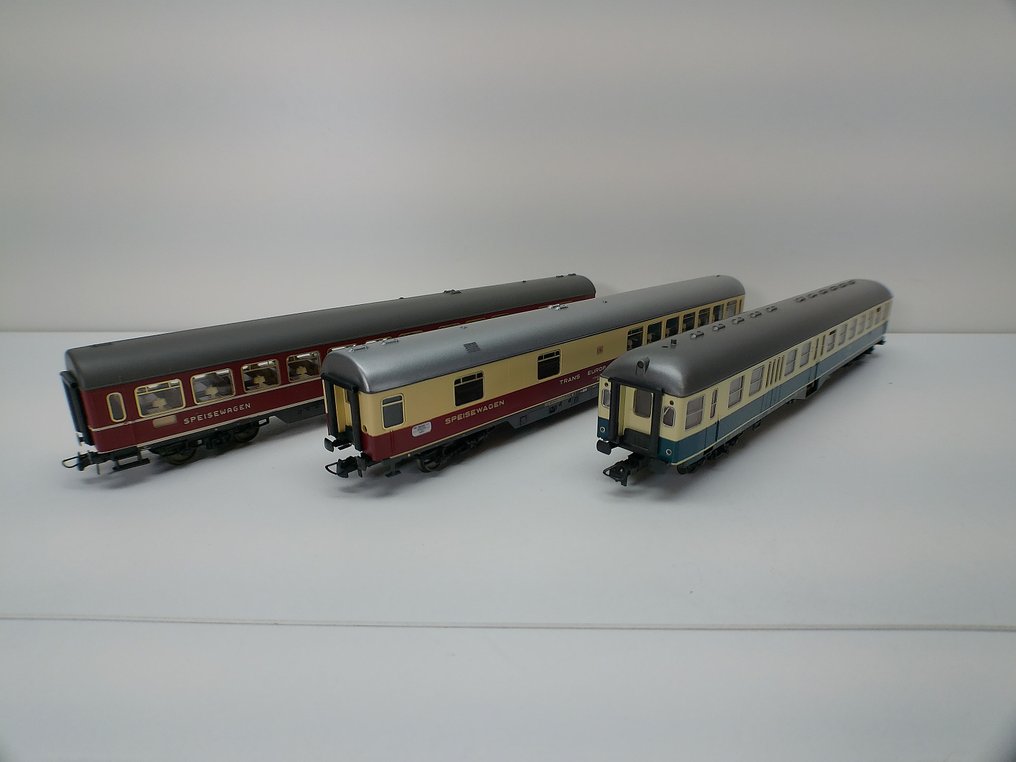 Roco H0轨 - 模型火车客运车厢 (3) - 3人车厢 #1.0