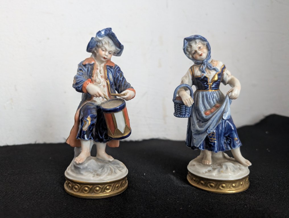 Aelteste Volkstedter - Figurka (3) - Ceramika #2.1