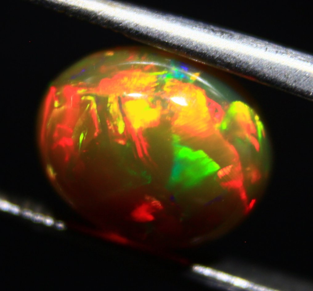 1.90 Carats Natural Dark Ethiopian Opal Cabochon - Height: 10 mm - Width: 8 mm- 0.38 g #2.1