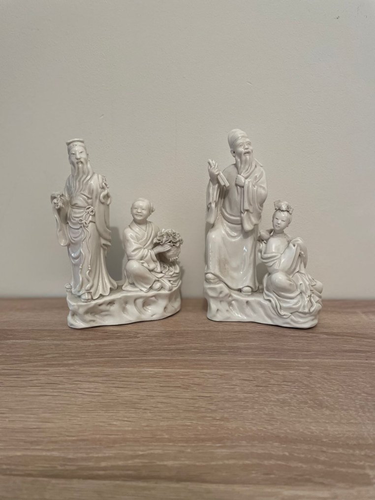 Pointer avec de jeunes disciples. - Blanc de Chine, Porcelaine - Chine - XXe siècle #3.2