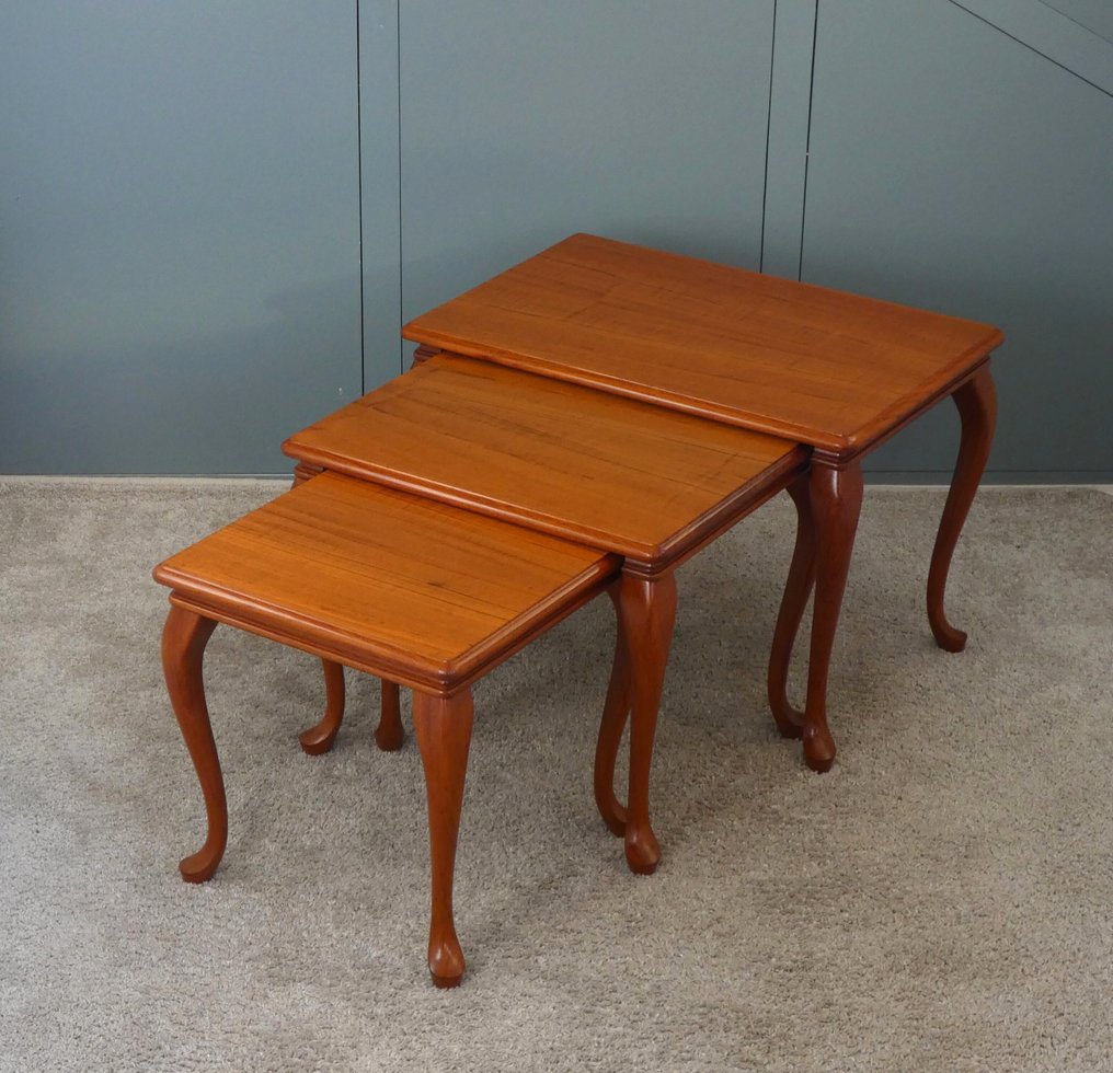 Τραπέζι ένθεσης (3) - ξύλο τικ - Σετ τριών βοηθητικών τραπεζιών. #3.2