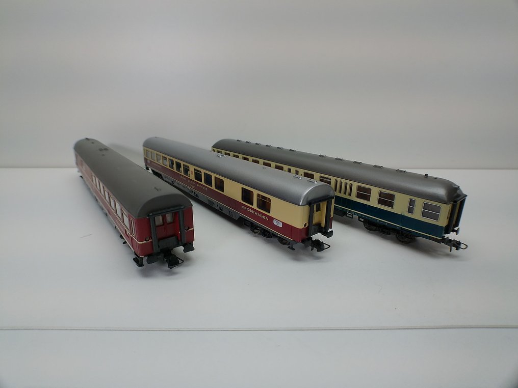 Roco H0轨 - 模型火车客运车厢 (3) - 3人车厢 #2.1
