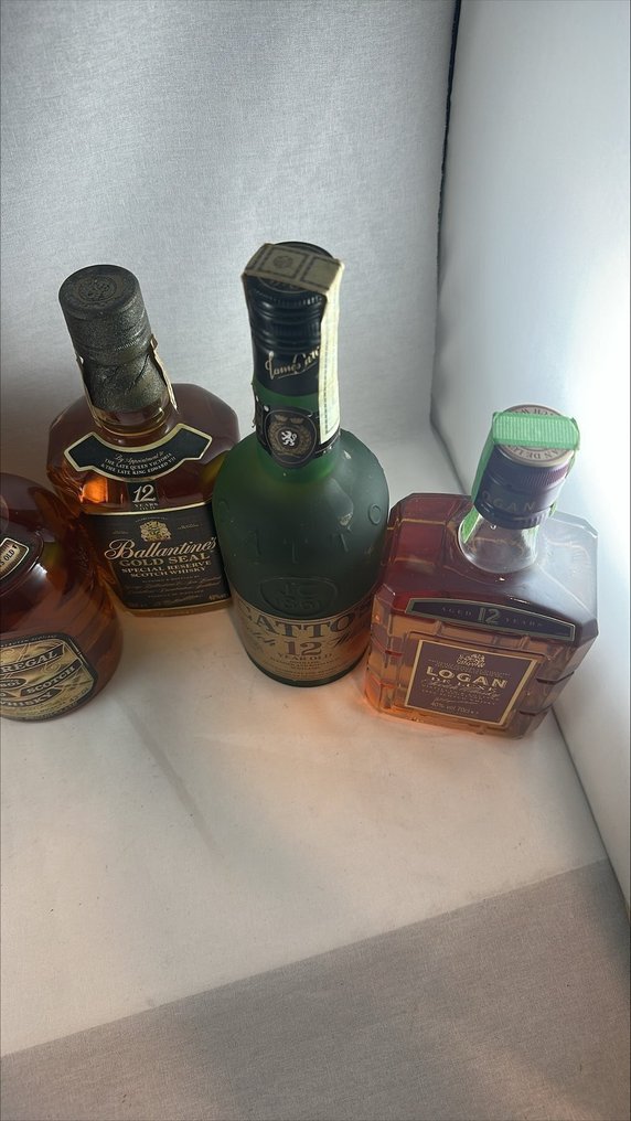 William Lawson's + Ballantine's Gold + Chivas Regal 12yo + Catto's 12yo + Logan - 70 cl, 76cl - 6 flasker #1.0