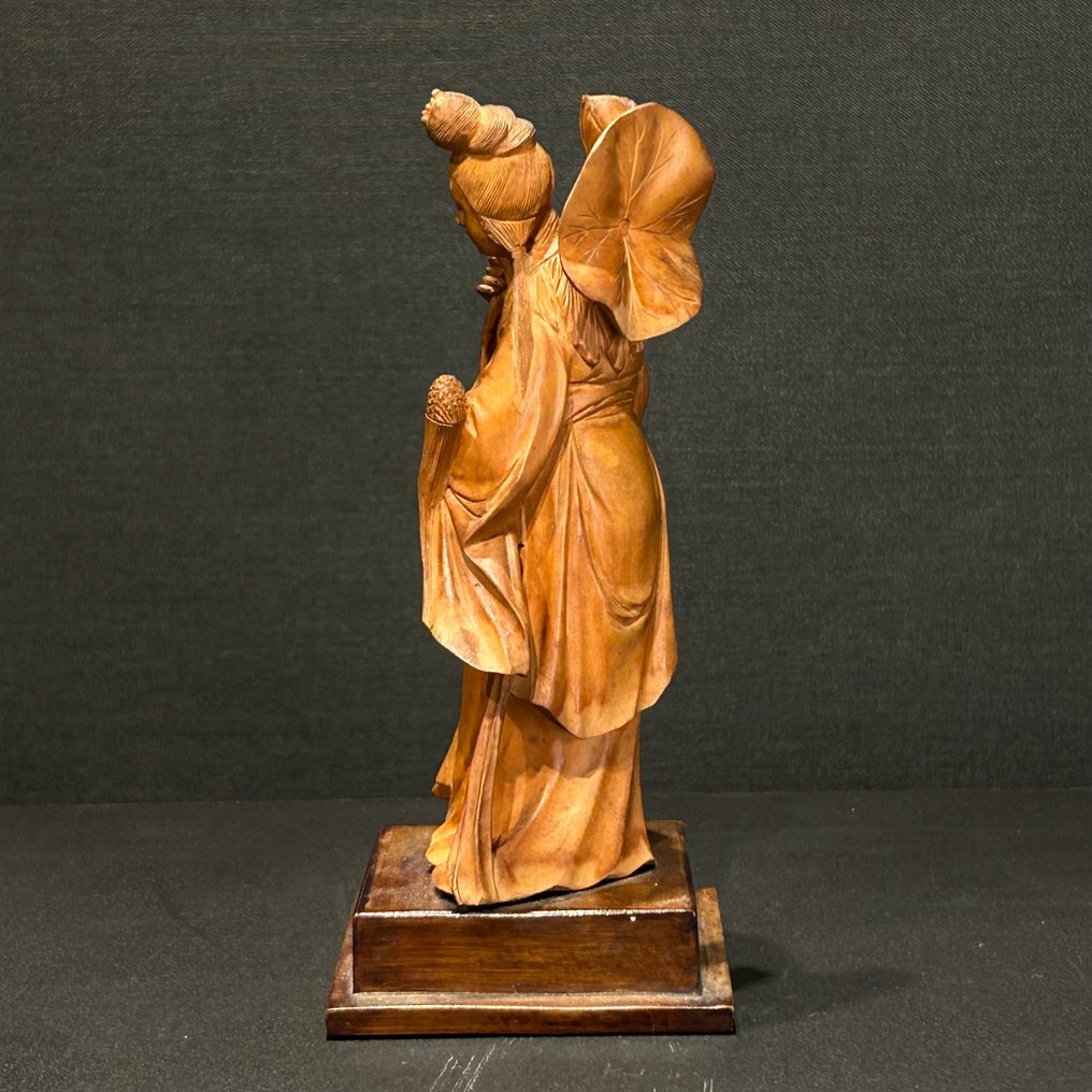 onsterfelijke hofdame - buxus puu - Kiina - Qing Dynasty (1644-1911)  (Ei pohjahintaa) #1.0