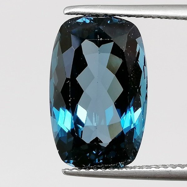 蓝色 黄宝石  - 12.08 ct - 西班牙宝石学院（IGE） #1.0