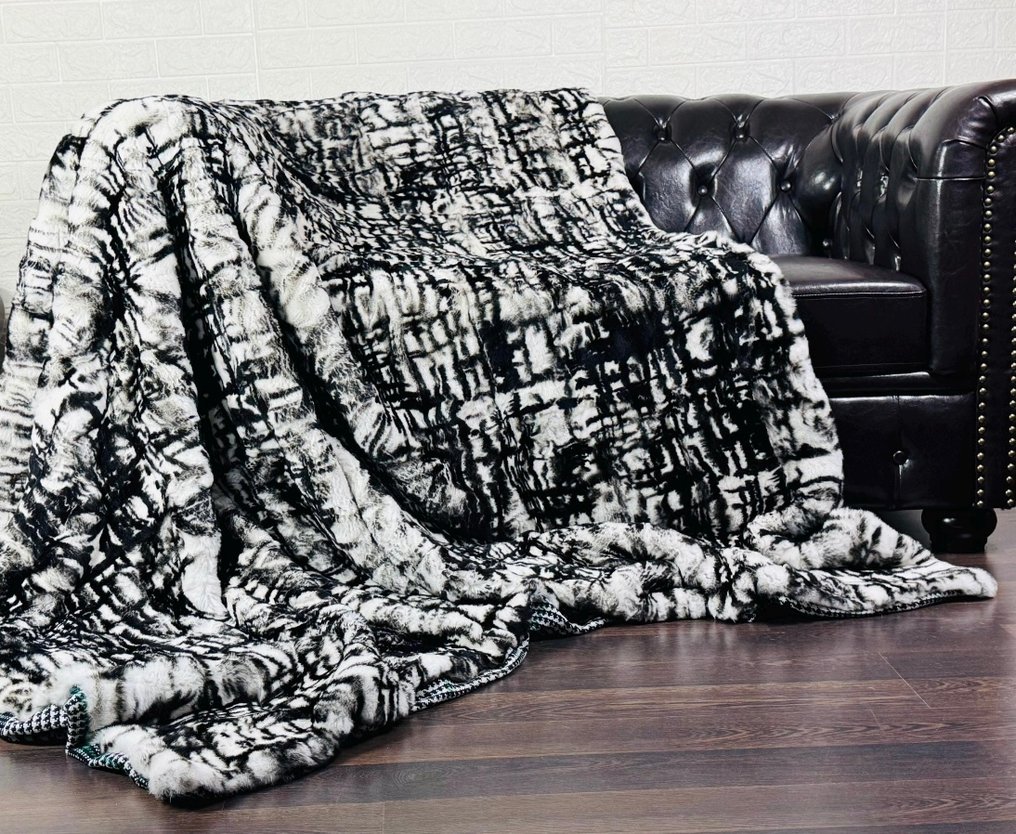 Blanket  - 220 cm - 110 cm - Abstract print - Fur #1.0