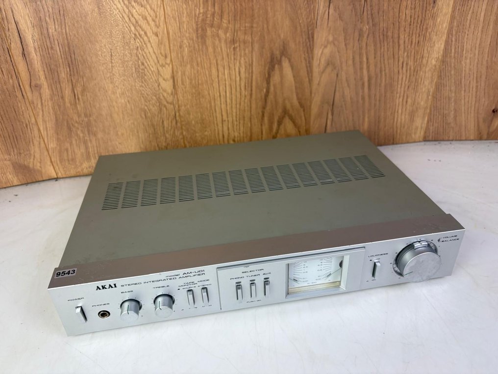 Akai - AM-U01 Solid state amplifier #3.2