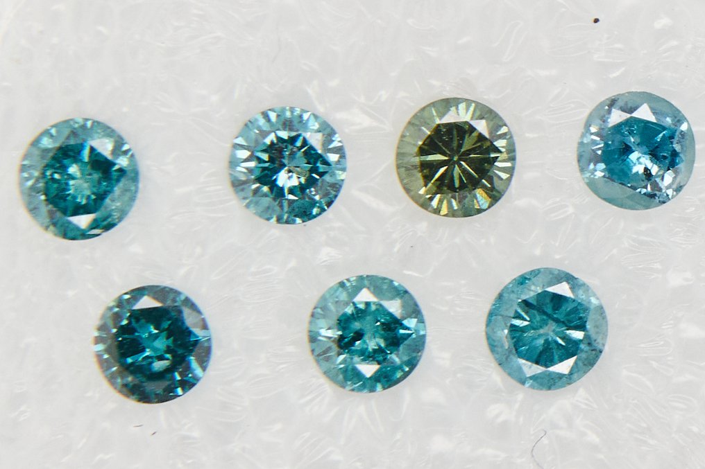Sans prix de réserve - 7 pcs Diamant  (Traitement de couleur)  - 0.99 ct - Rond - I1, I2 - Gem Report Antwerp (GRA) #1.0