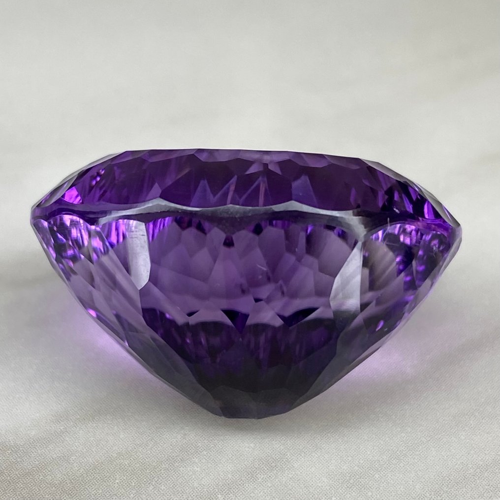 Ingen reservasjonspris Lilla Ametyst - 80.20 ct - Internasjonal forening for fargede edelstener (ICA GemLab) - Eksklusiv presisjonskutting #4.3