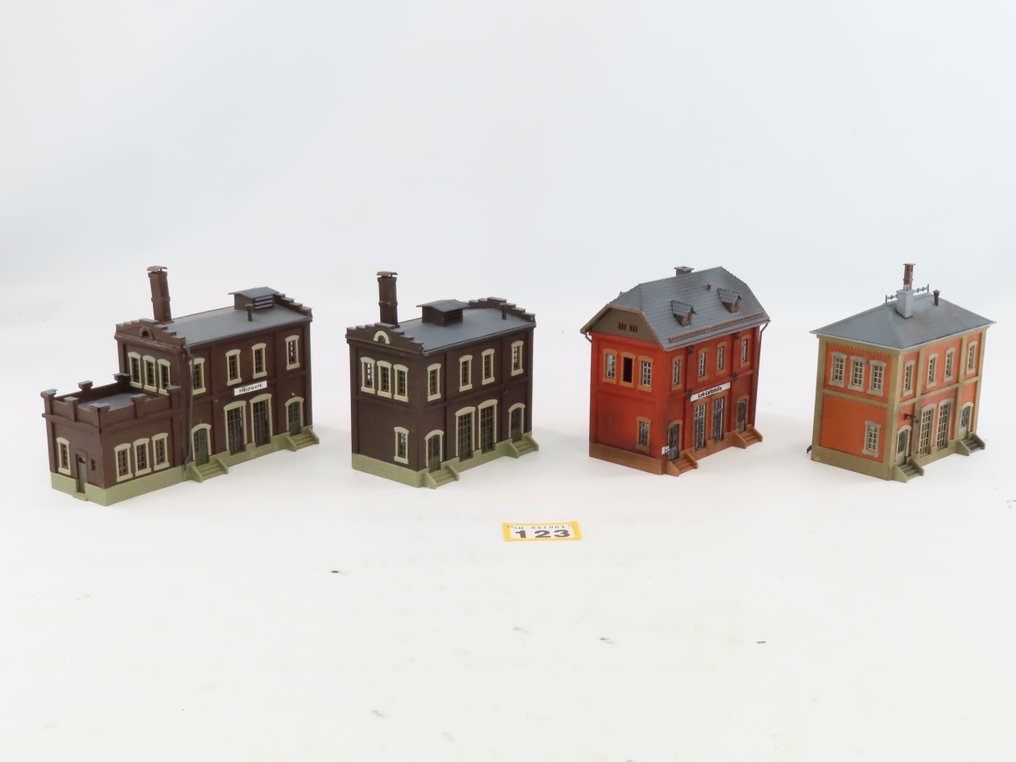 Vollmer H0 - 45617/45708/45712 - Model train buildings (4) - Factory building with annex, water pump building, and locomotive control center. #2.1