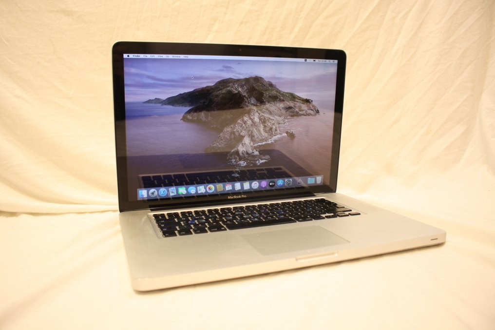 Apple MacBook Pro 15 inch - Intel Core2Duo 2.66 Ghz CPU - 8GB RAM - 500GB HD - Computador portátil - Com carregador - executando macOS Catalina #1.0
