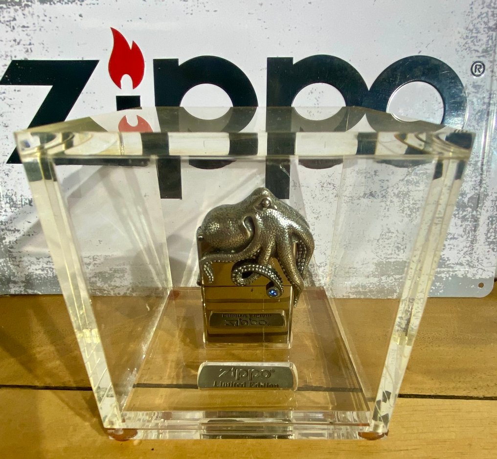 Zippo - OCTOPUS 3D SWAROVSKI CRYSTAL PIERRE BLEUE - COFFRET PEXIGLASS - EDITION LIMITEE 0355/2500 - χωρίς τιμή ασφαλείας - Αναπτήρας - Χάλυβας (ανοξείδωτος), Ορείχαλκος #3.2