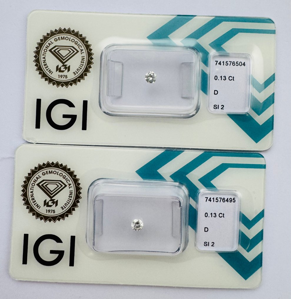 No Reserve Price - 2 pcs Diamond  (Natural)  - 0.26 ct - Round - D (colourless) - SI2 - International Gemological Institute (IGI) - *Matching Pair* #1.0