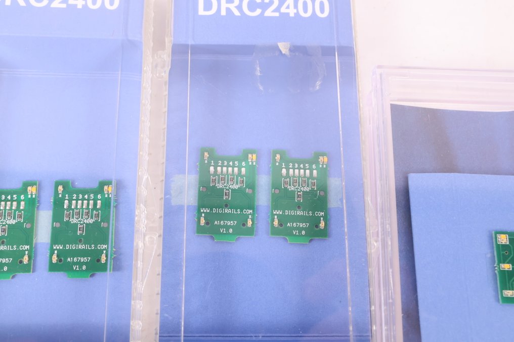 Digirails H0 - DRC2400/DRC2200 - Electronics (3) - Three lighting sets converted to LED: 2x 2400 and 1x 2200, Roco. #2.1