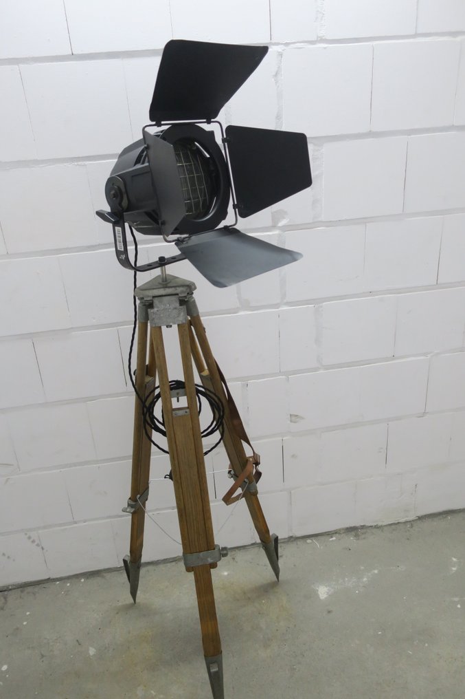 Theater Lamp - Piantana - Alluminio, Acciaio, Legno #1.0