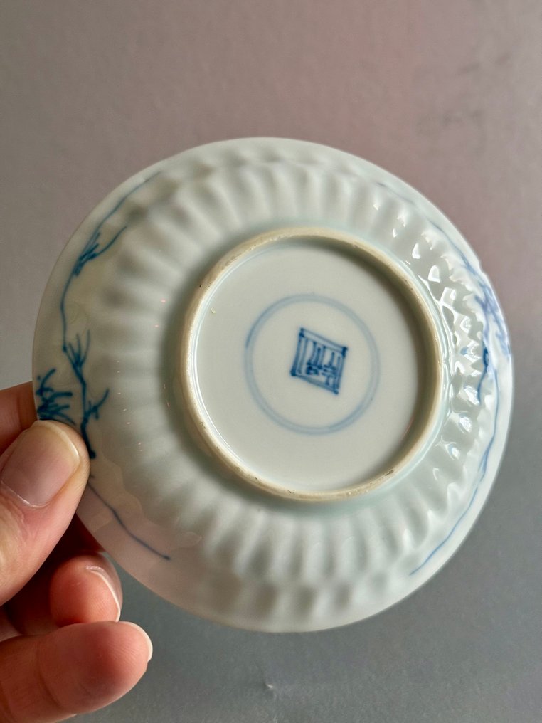 Two Fine Kangxi Saucers MARKED - 碟 (2) - 瓷器 - 高品质 #3.2