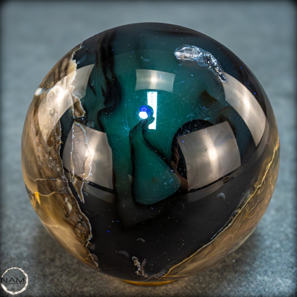 Rare UV-active moss agate Sphere with impressive depth effect and luminous center- 578.89 g #1.0