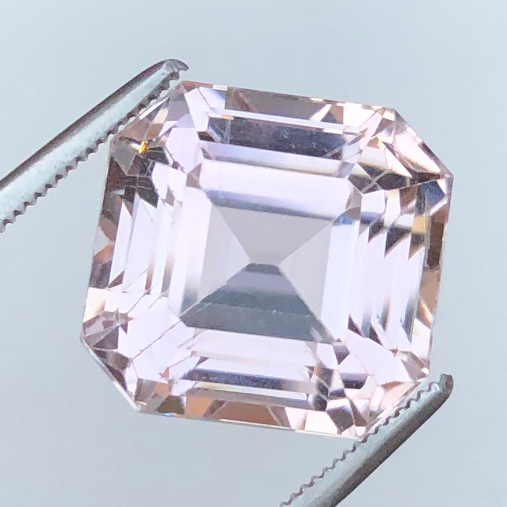 Nincs minimálár - 1 pcs Rózsaszín, Narancssárga Spodumen - 15.39 ct - Nemzetközi Gemmológiai Intézet (IGI) - Természetes kunzit #4.3