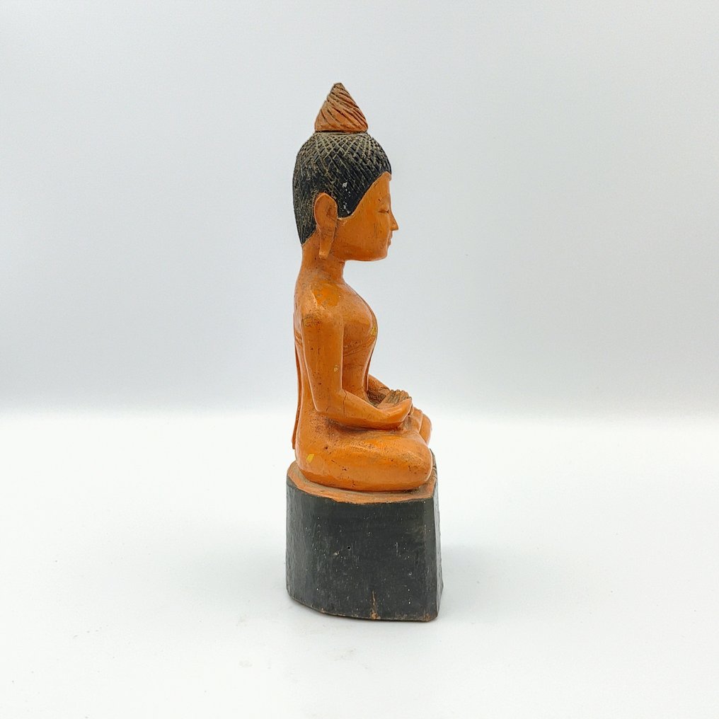 古代高棉 涂漆木材 坐佛像在宝座上 - 23 cm #1.0