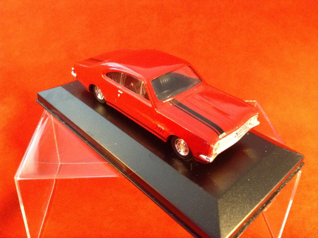 Trax - made in Australia 1:43 - Model race car - Holden Monaro HT GTS 350 Coupé "muscle car" 1968/1972 - Mint - without the original box - a very nice model. #1.0
