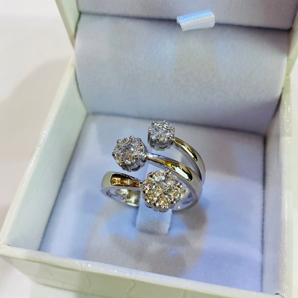 Sormus - 18 kt. Valkokulta - Timantti - Trilogy Magic #2.1