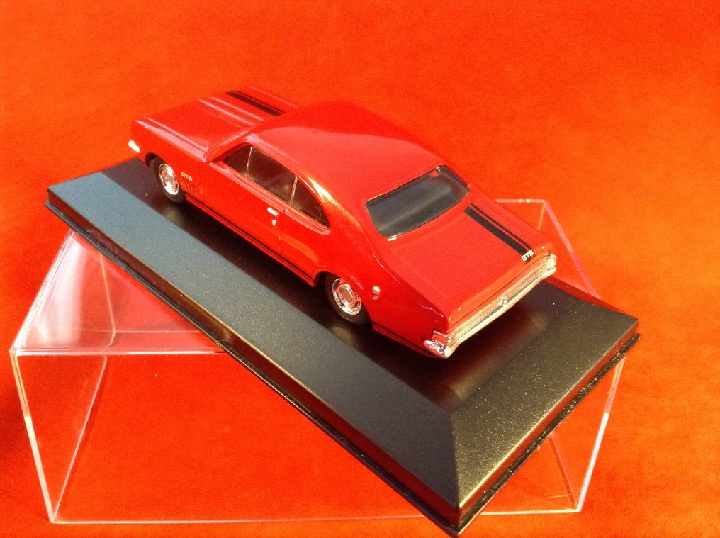 Trax - made in Australia 1:43 - Model race car - Holden Monaro HT GTS 350 Coupé "muscle car" 1968/1972 - Mint - without the original box - a very nice model. #3.2