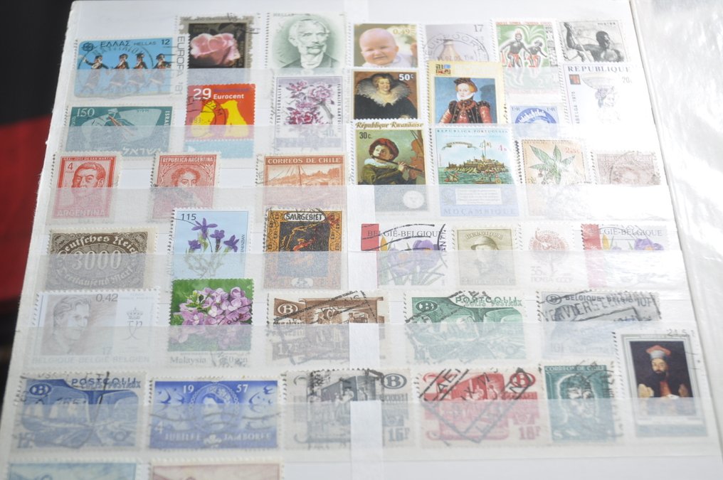 Mondo - Ricerca con, tra gli altri, diversi paesi, numeri e altro in un insieme di libri di stock (266 #4.3