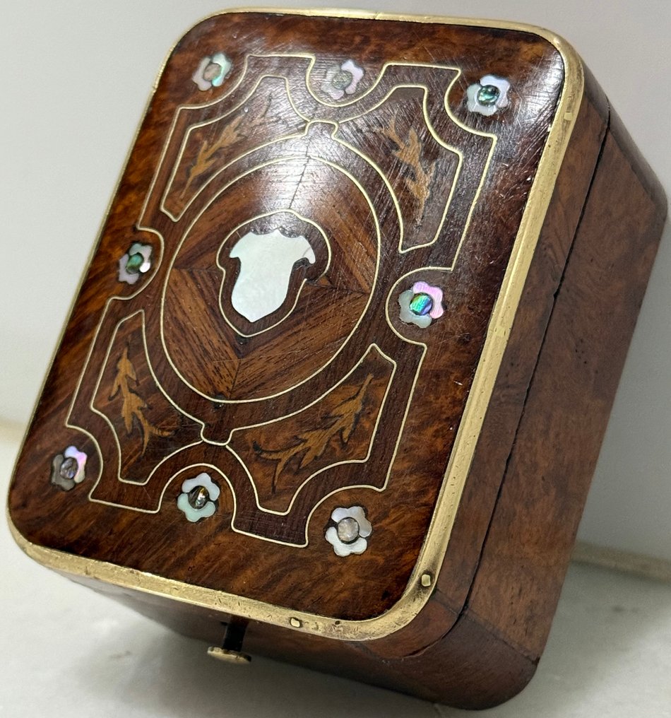 Box - Gilt brass, Rosewood, Ebony, Thuya, Satinwood #3.2