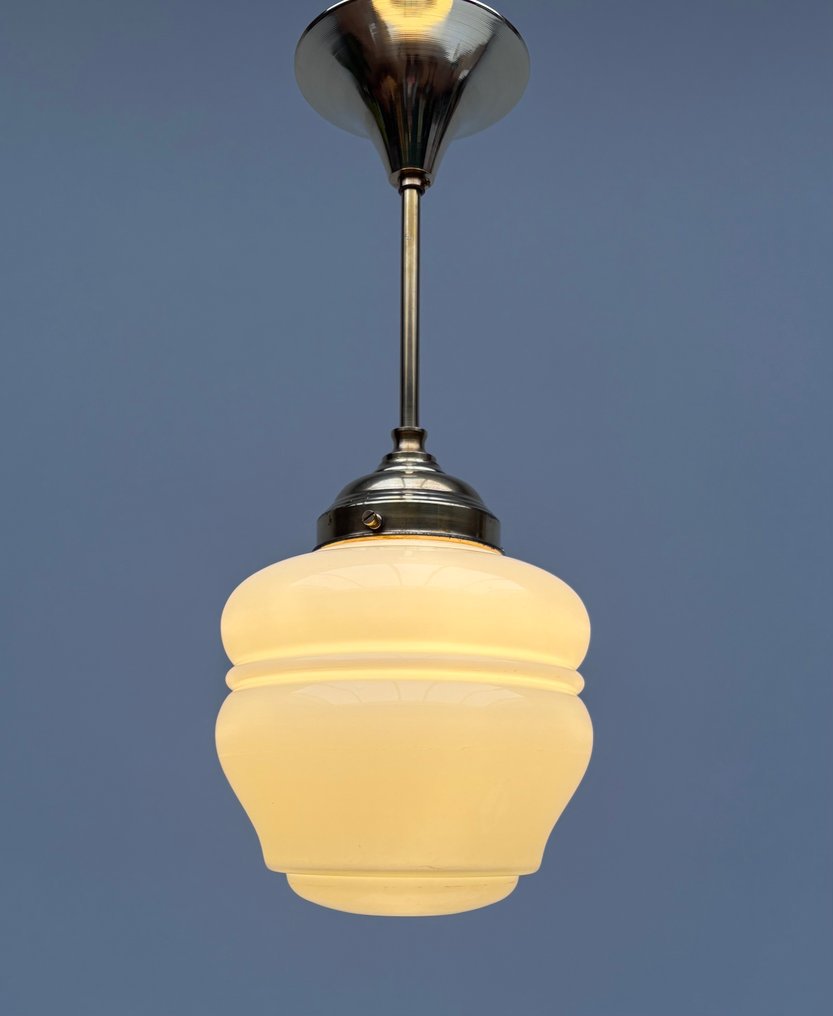 Hanging lamp - Opaline glass - Vintage hanging lamp made of brass with an opaline glass shade. #3.2