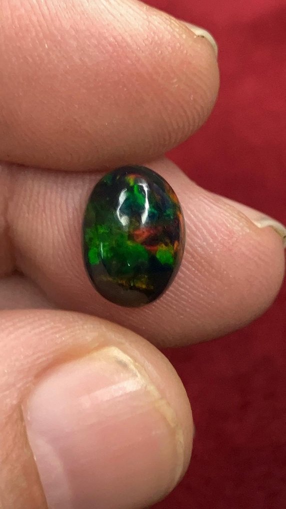 蛋白石 多彩黑火曜石 AAA+++ 天然黑欧泊 3克拉- 0.6 g #3.2