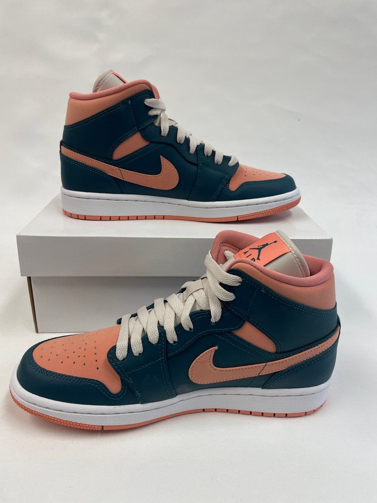 Nike - Air Jordan 1 Mid - Sneakers - Size: EU 39 #3.2